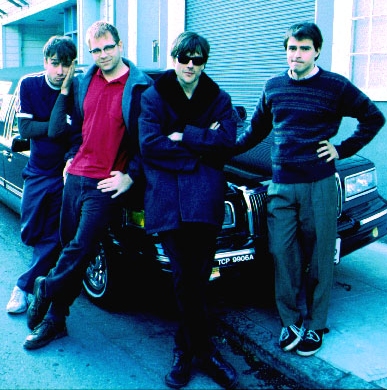 Weezer_pic.jpg (136405 bytes)